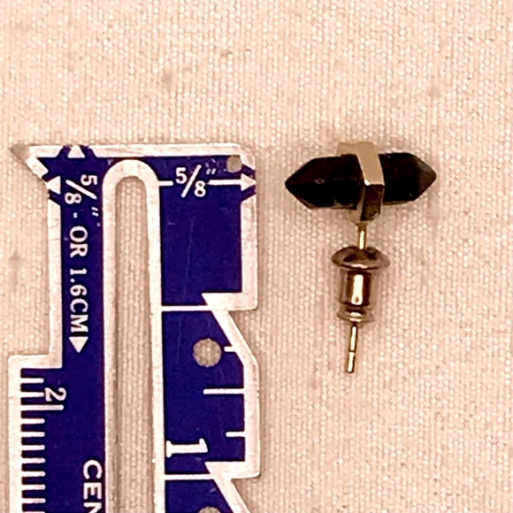 ✨Crystal Point Stud Earrings✨ - Picture 5 of 6